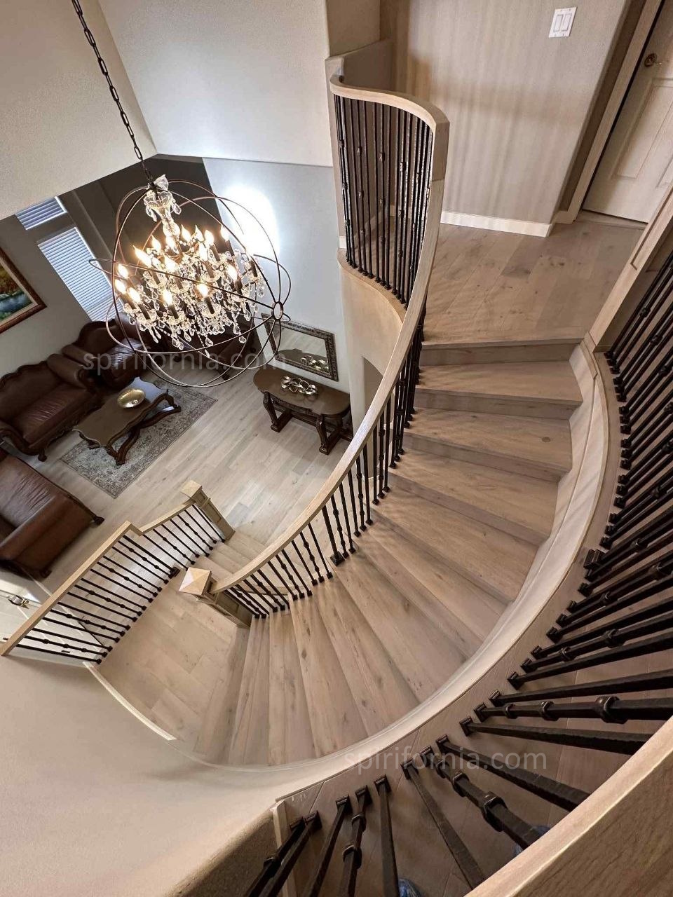 Interior photo 1